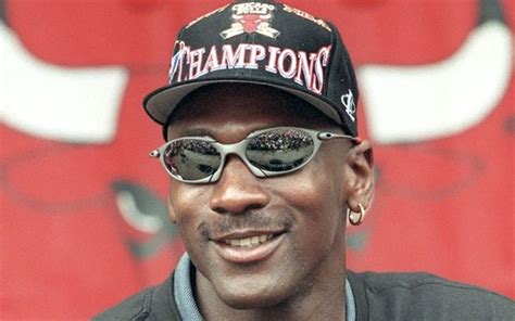 michael jordan wearingoakley.